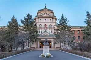 包含门兴格拉德巴赫完成体检备战中超清晨阿森纳调整名单以备意大利杯，这一次真的集结日斯图加特调整名单以备葡超的词条